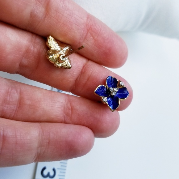Four Petal Flower Stud Blue Crystal - Picture 2 of 3